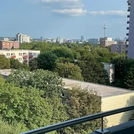 Frankfurt Skyline View Apartment